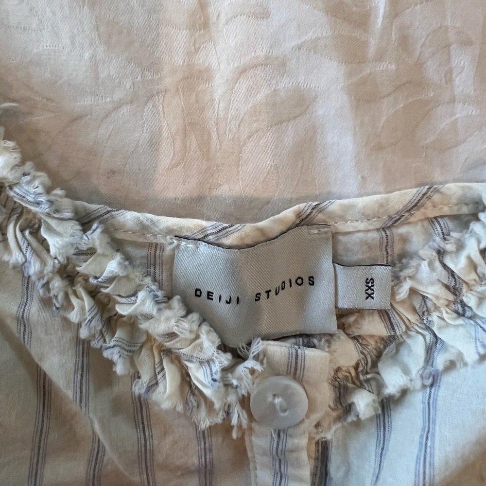 Deiji Studios Ruffle Button top - Picture 6 of 6